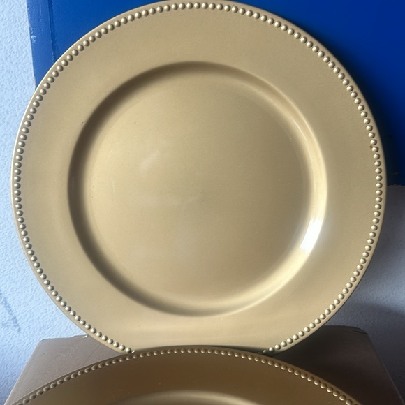 Gold plastic charger plates with beaded rim - Picture 2 of 3